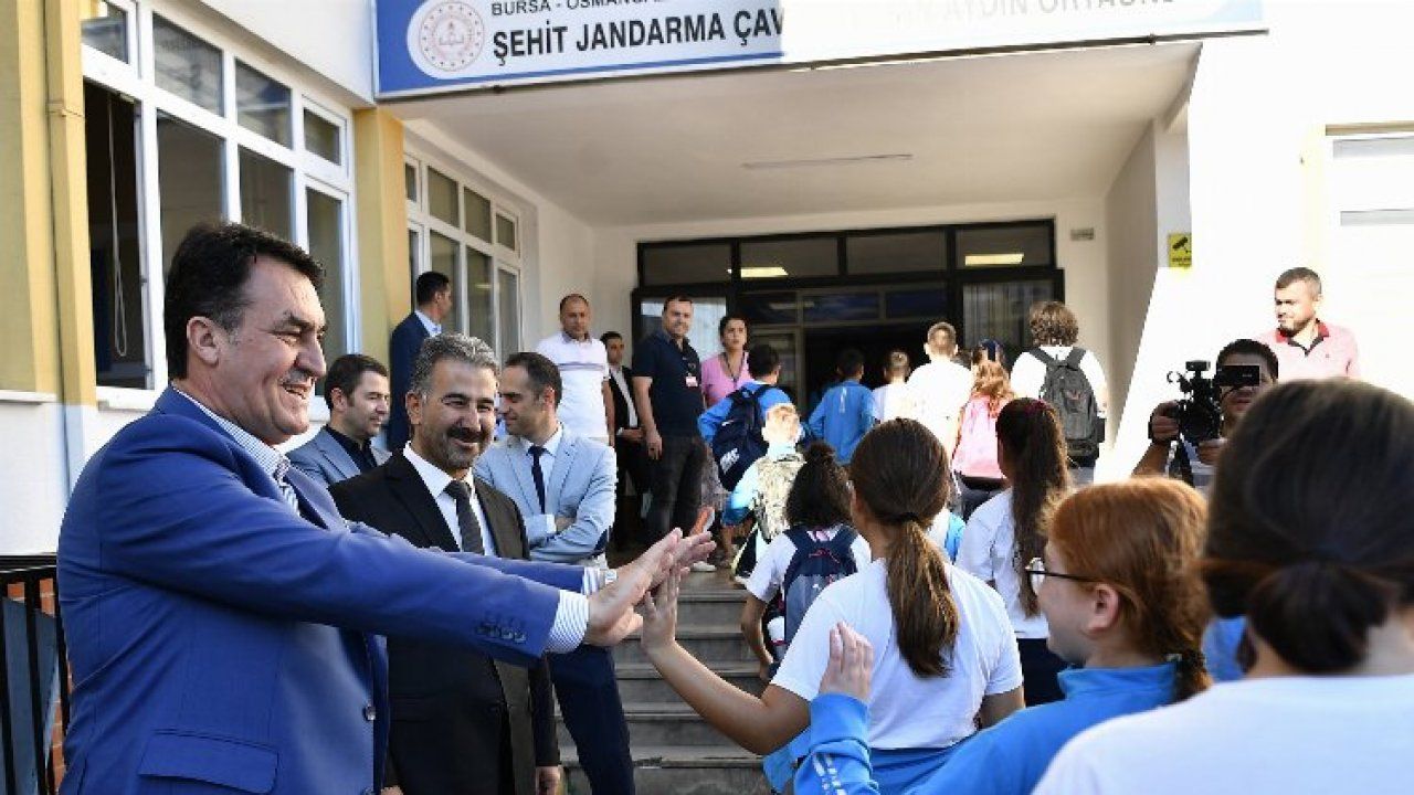 Bursa Osmangazi'de Başkan Dündar öğrencileri yalnız bırakmadı