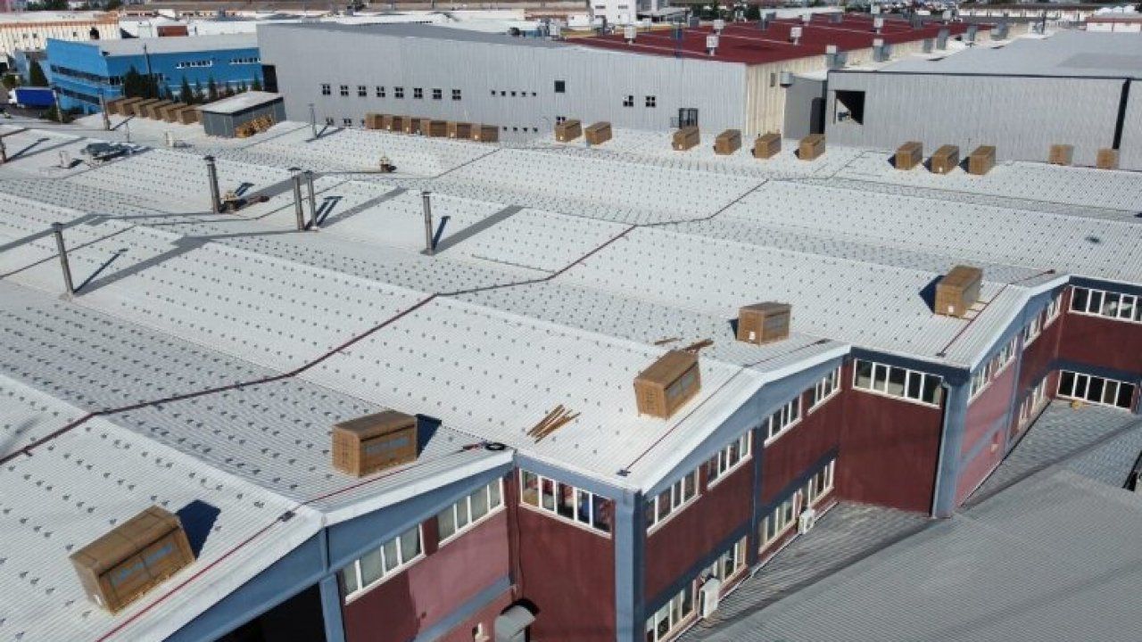 CW Enerji bir fabrikanın çatısını daha güneş panelleri ile donattı