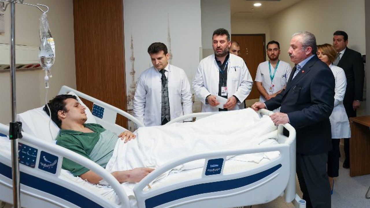 Depremzedelere Şentop'tan hastane ziyareti