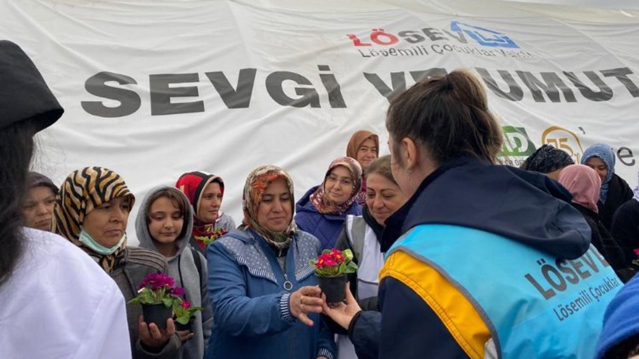 LÖSEV Kahramanmaraş'ta depremzede kadınları unutmadı