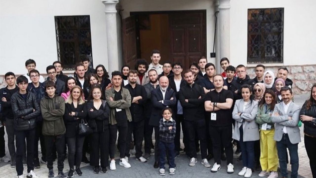 Ahmet Çolakbayrakdar TEKNOFEST gençleriyle buluştu