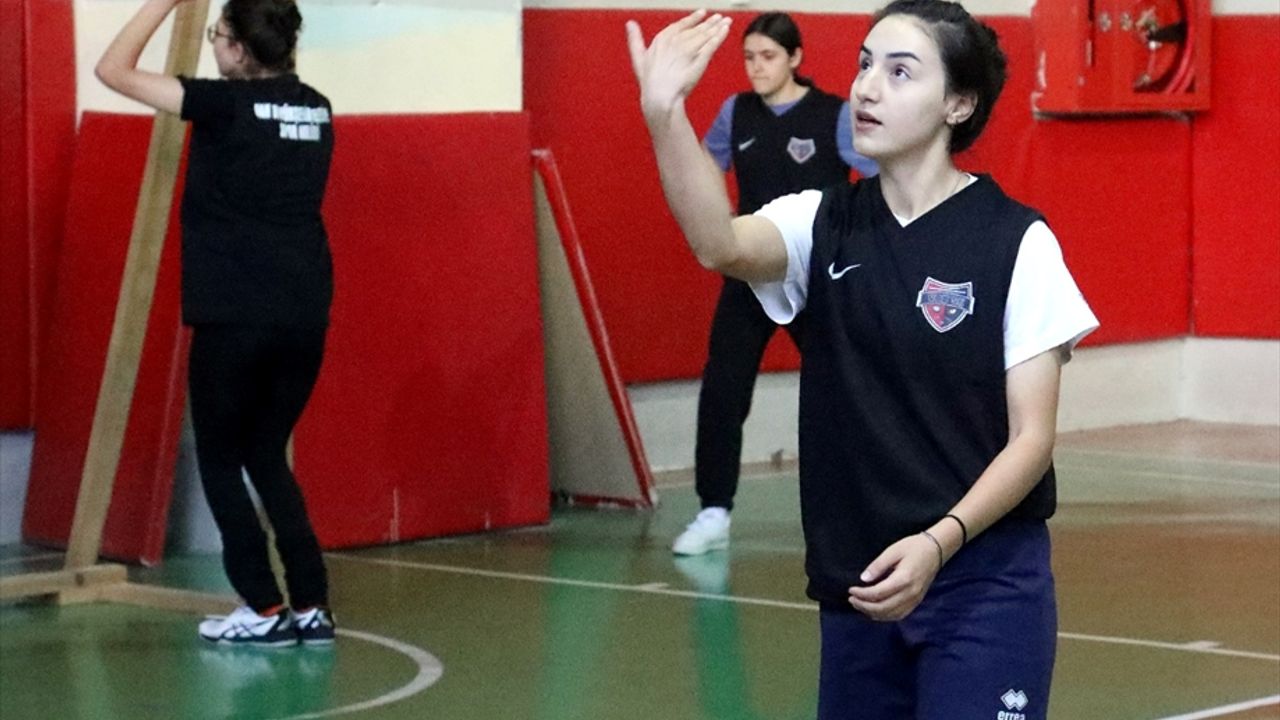 Van Büyükşehir Belediyespor Kadın Voleybol Takımı sezon hazırlıklarına başladı