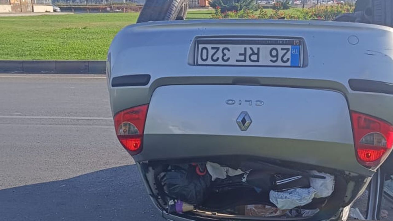 Eskişehir'de iki otomobil çarpıştı: 3 yaralı