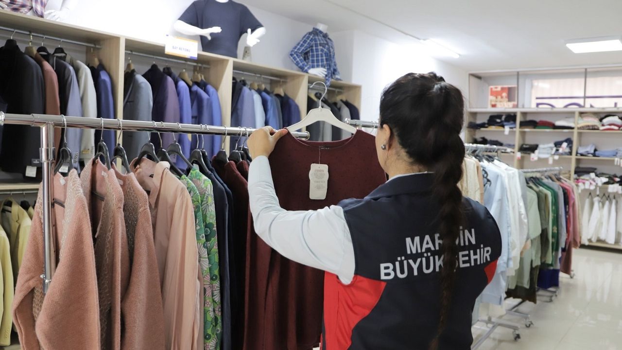Mardin Büyükşehir Belediyesi'nden ihtiyaç sahiplerine giysi yardımı