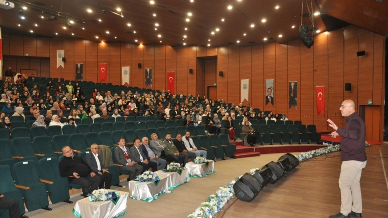 Kafkas Üniversitesi'nde "Kudüs'e Uyanmak" konferansı düzenlendi
