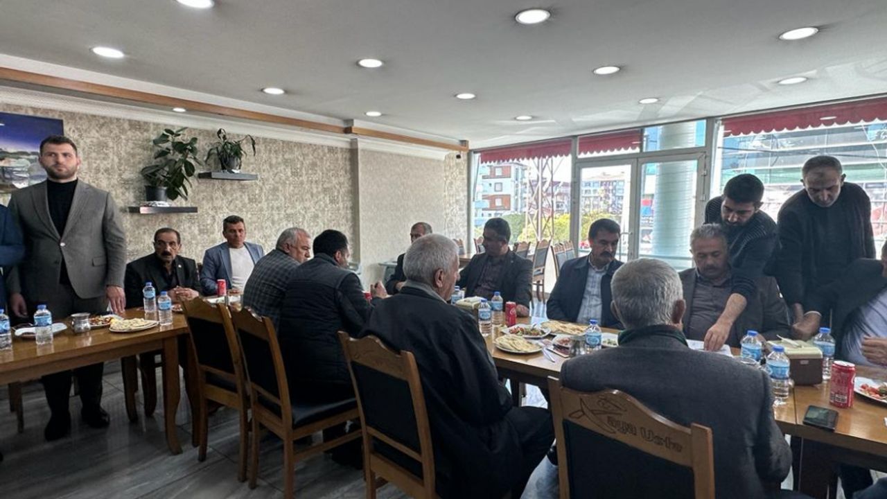 TÜDKİYEB Başkanı Nihat Çelik, Erciş'te muhtarlarla bir araya geldi