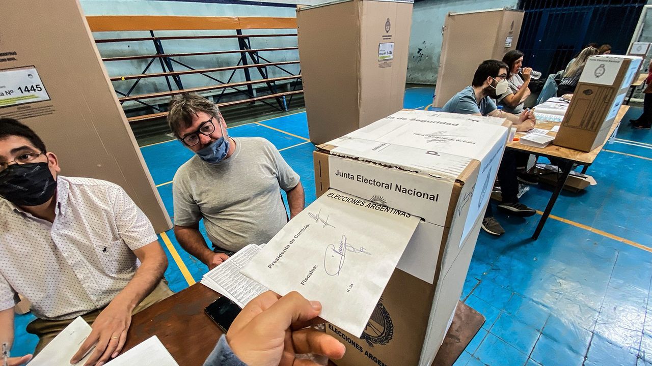 Arjantin'de Devlet Başkanlığı seçiminin ikinci turu yapılıyor