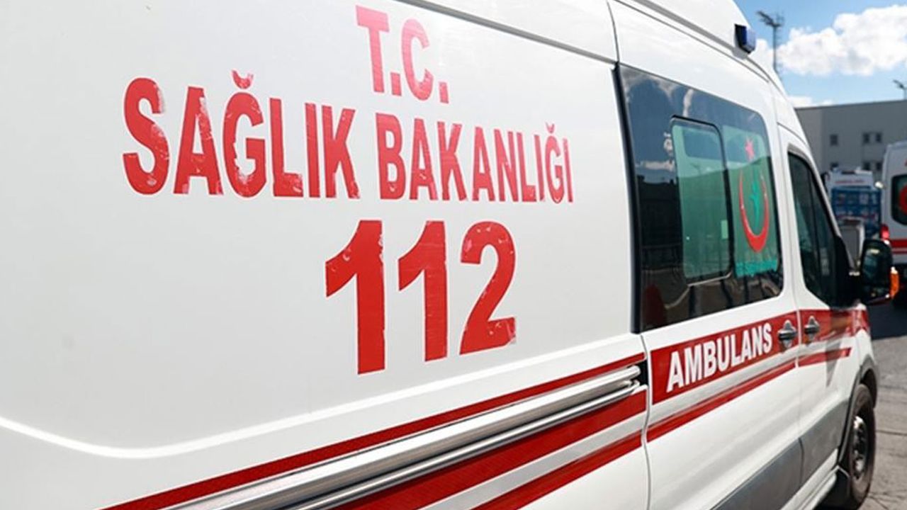 Kars'ta tır ile ticari taksi çarpıştı: 1 ölü, 3 yaralı