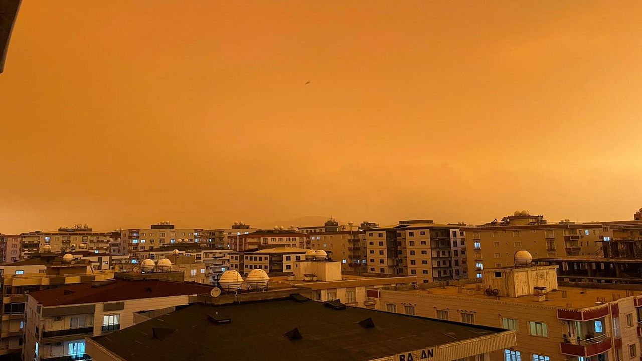 Mardin’de  gök gürültülü sağanak yağış etkili oldu