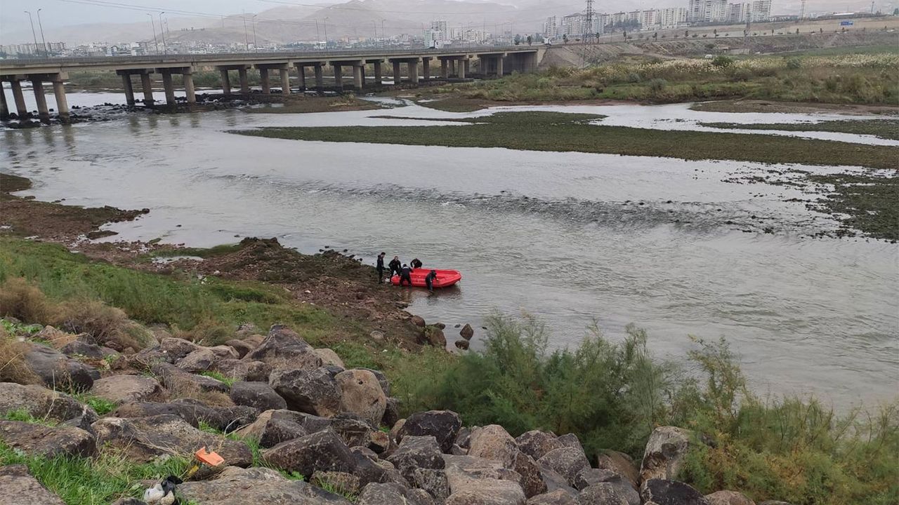Şırnak'ta kaybolan 17 Yaşındaki genç Dicle Nehri'nde aranıyor