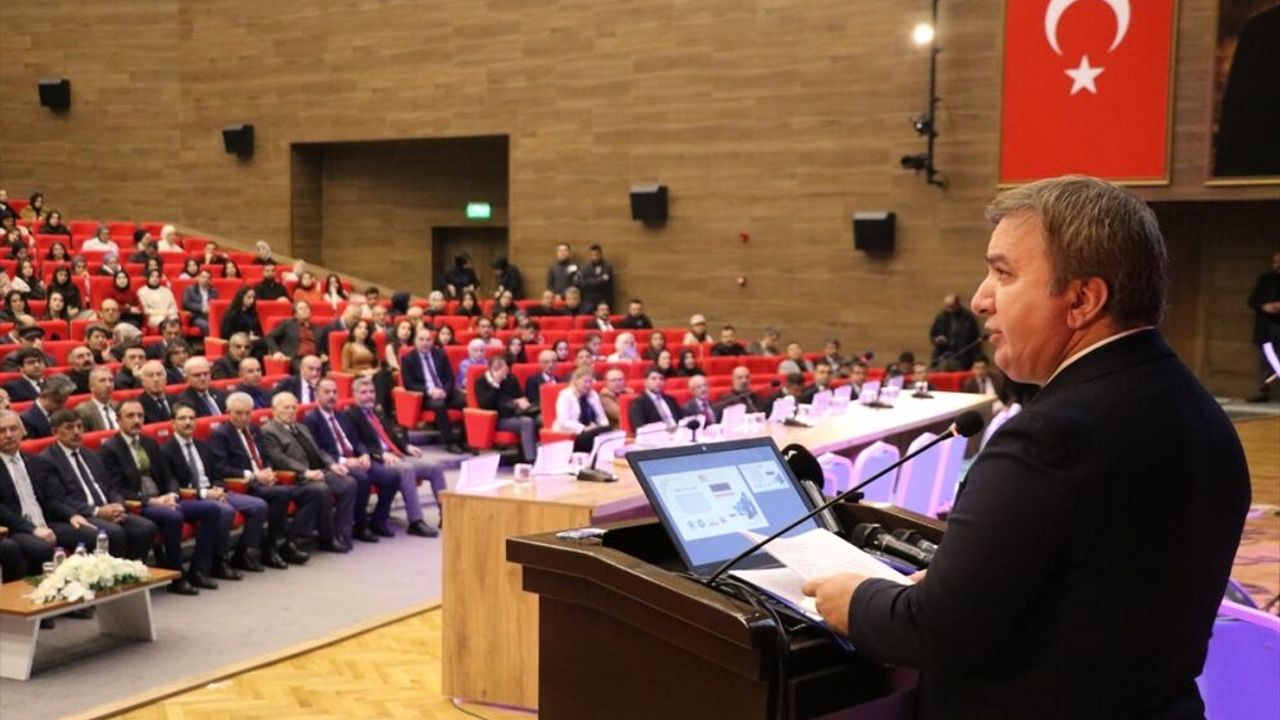 Binali Yıldırım, "Çağdaş Türk Dünyası Ortak Edebiyatın İnşası ve Nazım Hikmet Çalıştayı"na katıldı: