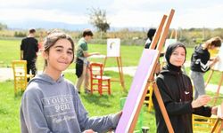 Bursa Mustafakemalpaşa'da genç ressamlar can dostlarıyla buluştu