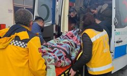 Enkazdan sağ çıkan vatandaşı Manisa ekibi hastaneye ulaştırdı