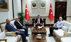 HÜDA PAR Genel Başkanı Yapıcıoğlu, Cumhurbaşkanı Yardımcısı Yılmaz'ı ziyaret etti