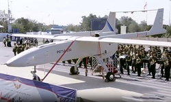 İran insansız hava araçlarını sergiledi