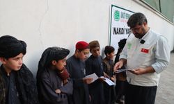 Umut Kervanı Afganistan'da yetimlere nakdi yardımda bulundu