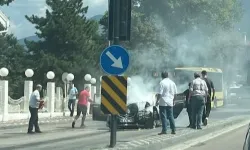 Bursa'da hareket halindeki araç alev aldı