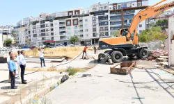 İzmir Çiğli’de kaçak yapının yerine yol ve park