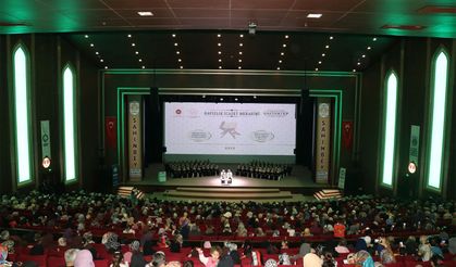 Gaziantep'te hafızlık eğitimini tamamlayan 104 kız öğrenci icazet belgesini aldı