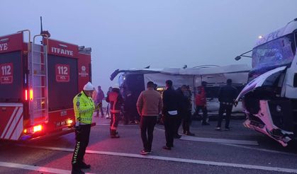 Malatya'da yolcu otobüsü ile kargo kamyonu çarpıştı: 3 ölü, 29 yaralı
