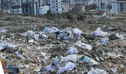 Uyarıya rağmen çöpleri toplamayan belediyeye 'Çevre' cezası!