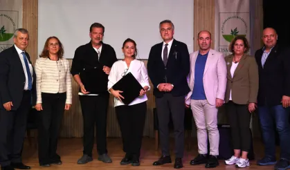 Bursa Osmangazi Belediyesi’nin okuma tiyatrosuna yoğun ilgi