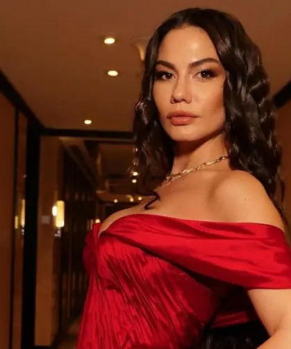 Demet Özdemir'e anlamlı ödül