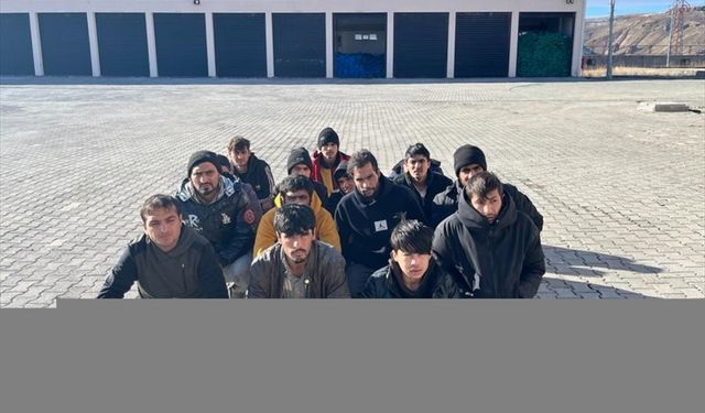 Kars'ta evinde 15 düzensiz göçmen bulunan firari insan kaçakçısı yakalandı