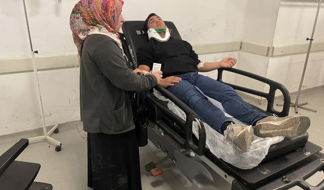 Ağrı'da 20 lise öğrencisinin yaralandığı kaza güvenlik kamerasında