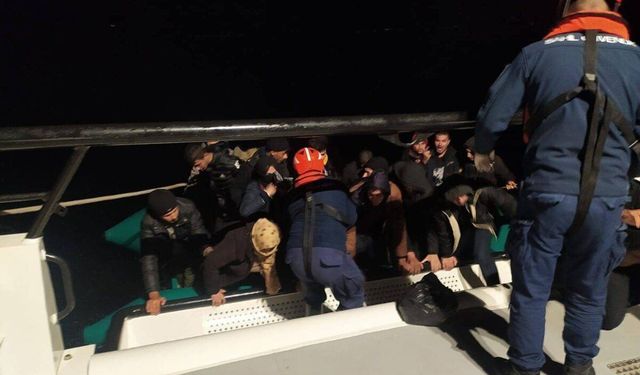 İzmir açıklarında düzensiz göçmen operasyonu