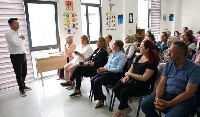 Beylikdüzü'nde mükemmeliyetçi anne baba tutumları semineri