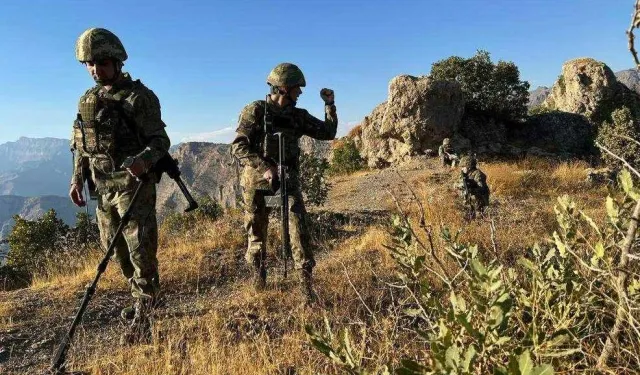 Türk askeri durdurulamıyor! 11 terörist daha etkisiz hale getirildi