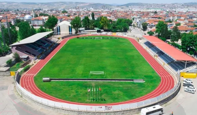 Bursa İnegöl İlçe Stadyumu zemini bakıma alındı