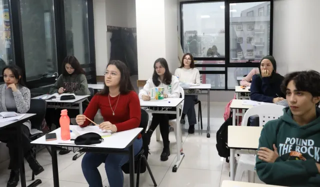 Çınar Akademi yeni dönemde de gençlere kucak açıyor