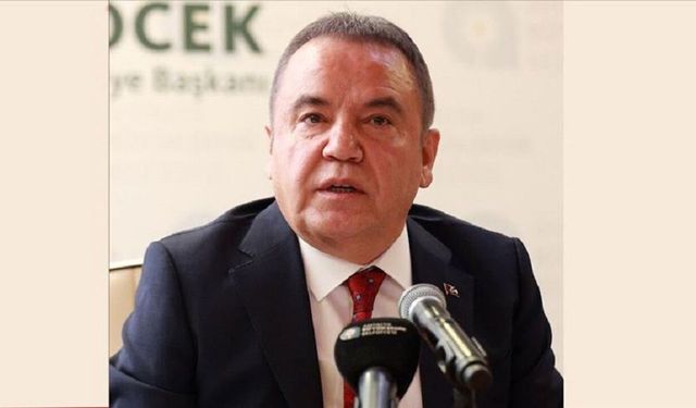 Muhittin Böcek  hastaneye kaldırıldı