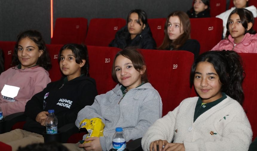 Van Büyükşehir Belediyesi 50 bin öğrenciyi sinemayla buluşturacak
