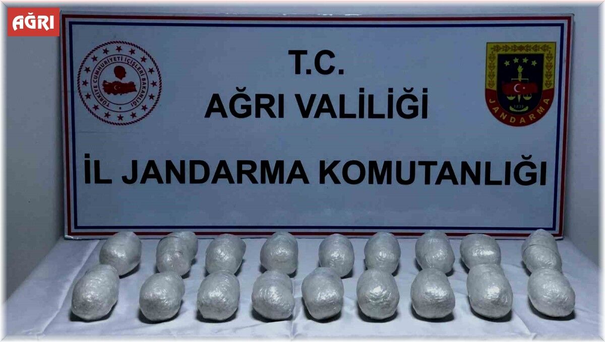 agri-da-pakistanli-sahislarin-uzerinde-metanfetamin-yakalandi-285352