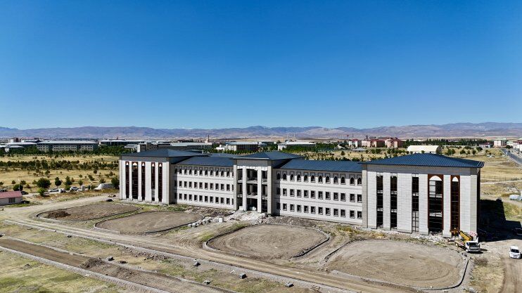 Tip Fakultesi Binasiyla Agri Saglikta Bolgesel Guc Kazanacak