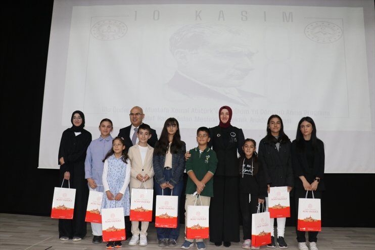 Buyuk Onder Ataturk U Aniyoruz 4