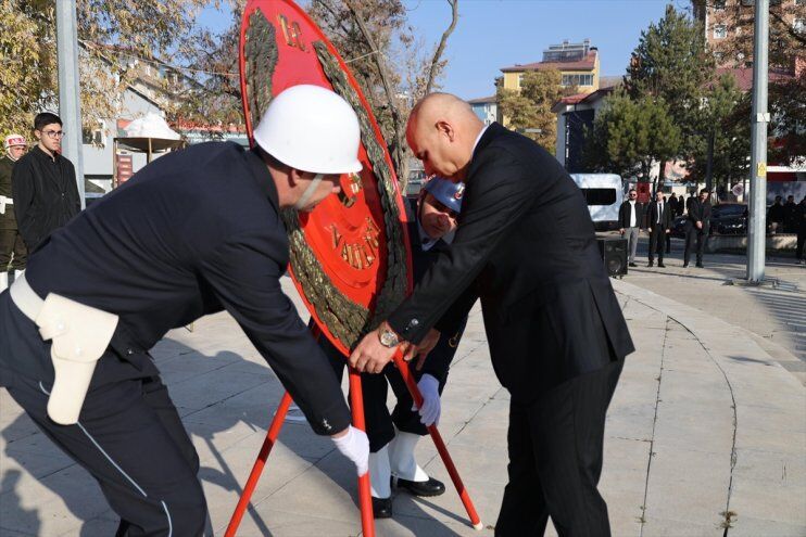 Buyuk Onder Ataturk U Aniyoruz 6