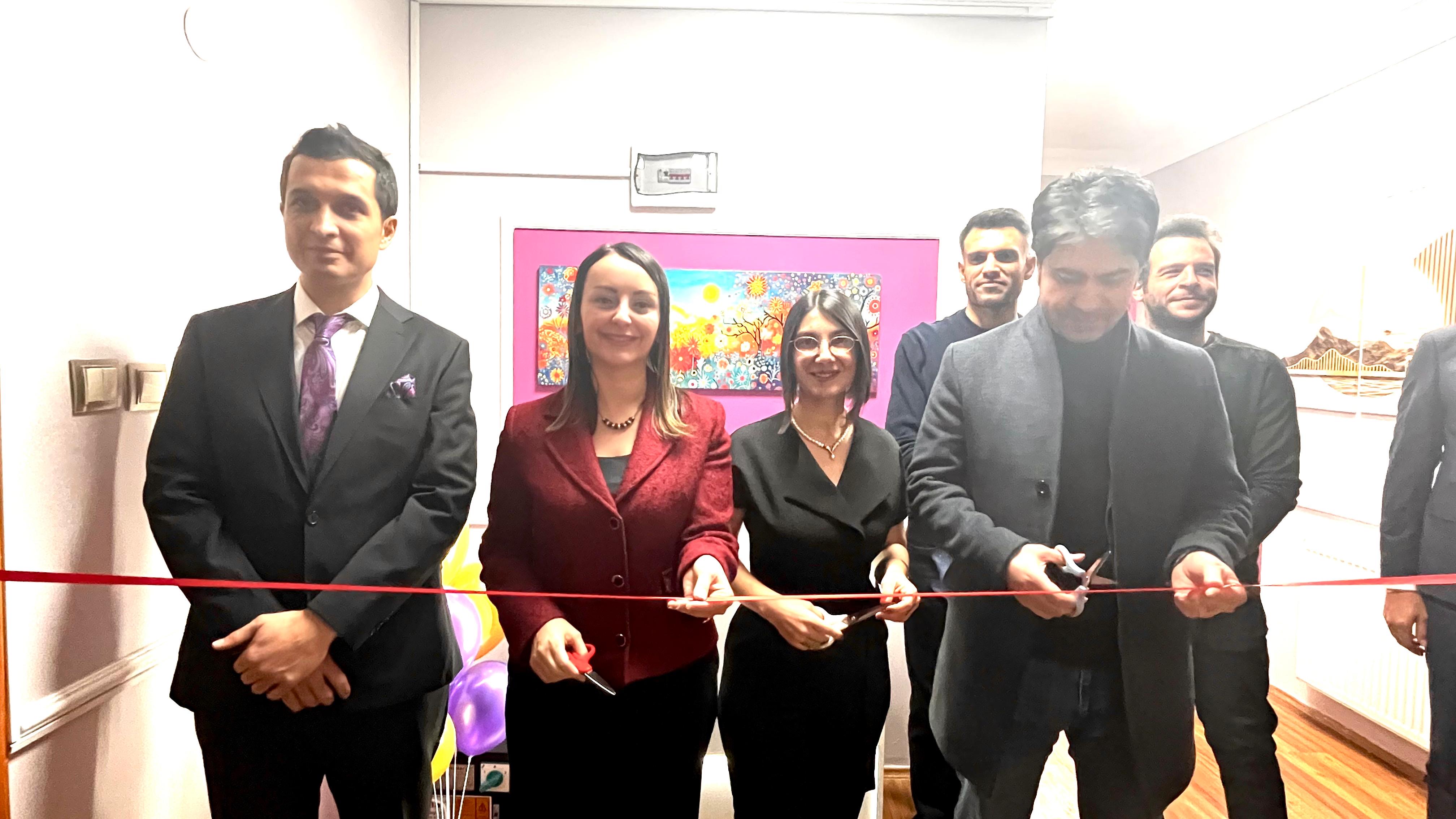 Be51874B B79B 46A7 9B48 676Ead665Cea